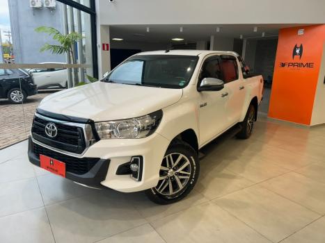 TOYOTA Hilux Caminhonete 2.8 16V SRV 4X4 DIESEL CABINE DUPLA AUTOMÁTICO, Foto 1