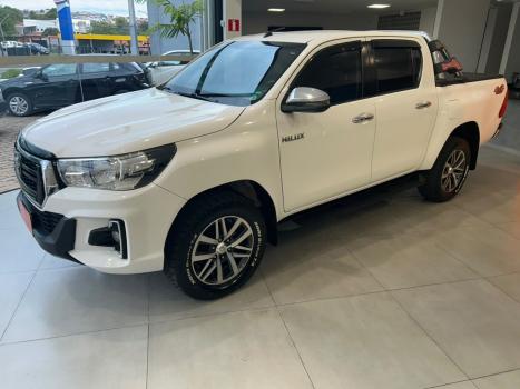 TOYOTA Hilux Caminhonete 2.8 16V SRV 4X4 DIESEL CABINE DUPLA AUTOMÁTICO, Foto 3