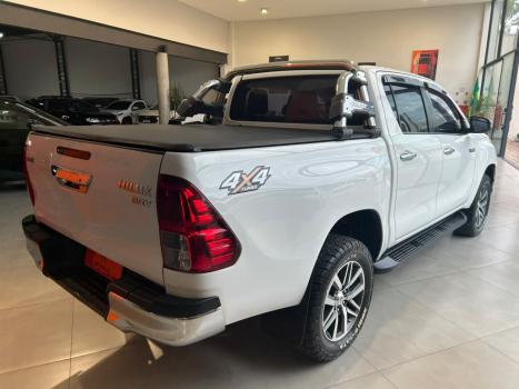 TOYOTA Hilux Caminhonete 2.8 16V SRV 4X4 DIESEL CABINE DUPLA AUTOMÁTICO, Foto 6