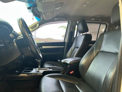 TOYOTA Hilux Caminhonete 2.8 16V SRV 4X4 DIESEL CABINE DUPLA AUTOMÁTICO, Foto 10