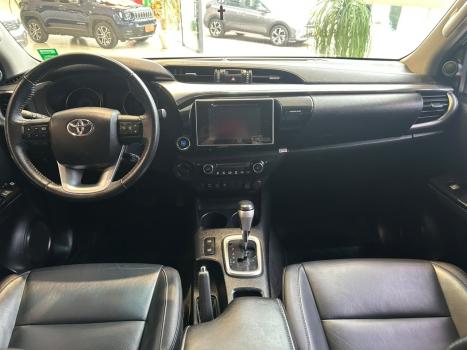 TOYOTA Hilux Caminhonete 2.8 16V SRV 4X4 DIESEL CABINE DUPLA AUTOMÁTICO, Foto 13