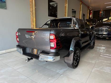 TOYOTA Hilux Caminhonete 2.8 4P SRX 4X4 TURBO DIESEL AUTOMÁTICO, Foto 3