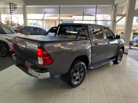 TOYOTA Hilux Caminhonete 2.8 16V 4P SR 4X4 DIESEL CABINE DUPLA AUTOMÁTICO, Foto 4