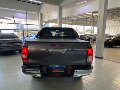 TOYOTA Hilux Caminhonete 2.8 16V 4P SR 4X4 DIESEL CABINE DUPLA AUTOMÁTICO, Foto 5
