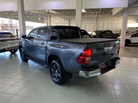 TOYOTA Hilux Caminhonete 2.8 16V 4P SR 4X4 DIESEL CABINE DUPLA AUTOMÁTICO, Foto 6