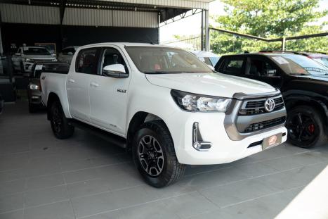 TOYOTA Hilux Caminhonete 2.8 4P 4X4 DIESEL CABINE DUPLA, Foto 1