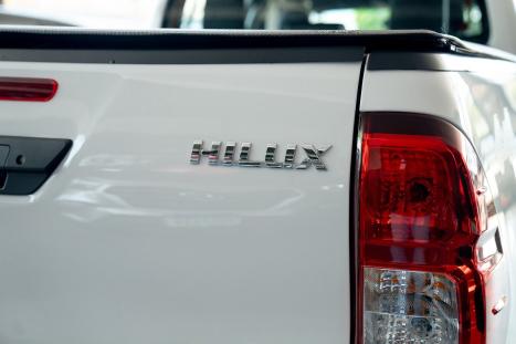 TOYOTA Hilux Caminhonete 2.8 4P 4X4 DIESEL CABINE DUPLA, Foto 6
