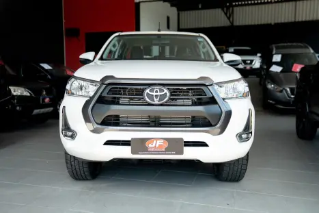 TOYOTA Hilux Caminhonete 2.8 4P 4X4 DIESEL CABINE DUPLA, Foto 2