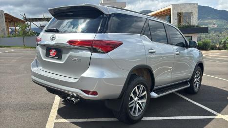 TOYOTA Hilux SW4 2.8 4P SRX 4X4 TURBO DIESEL AUTOMTICO, Foto 5