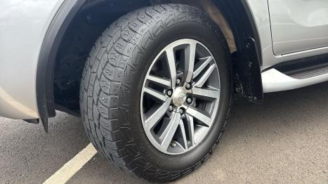 TOYOTA Hilux SW4 2.8 4P SRX 4X4 TURBO DIESEL AUTOMTICO, Foto 7