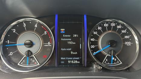 TOYOTA Hilux SW4 2.8 4P SRX 4X4 TURBO DIESEL AUTOMTICO, Foto 12