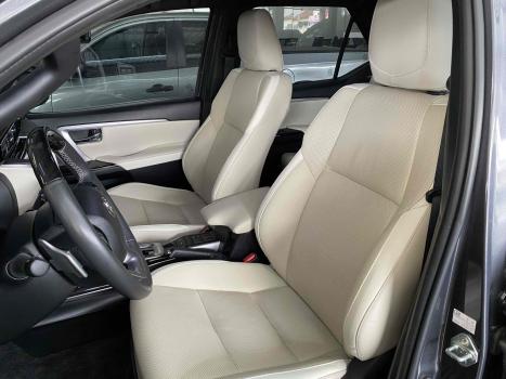 TOYOTA Hilux SW4 2.8 4P SRX 4X4 DIAMOND 7 LUGARES TURBO DIESEL AUTOMTICO, Foto 9