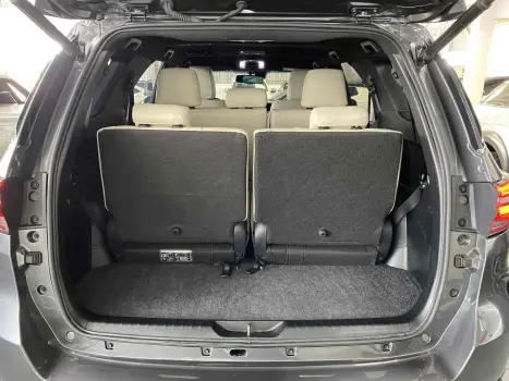 TOYOTA Hilux SW4 2.8 4P SRX 4X4 DIAMOND 7 LUGARES TURBO DIESEL AUTOM�TICO, Foto 13