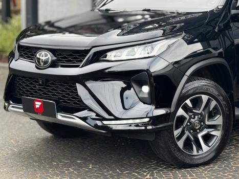 TOYOTA Hilux SW4 2.8 4P 4X4 TURBO DIESEL, Foto 3