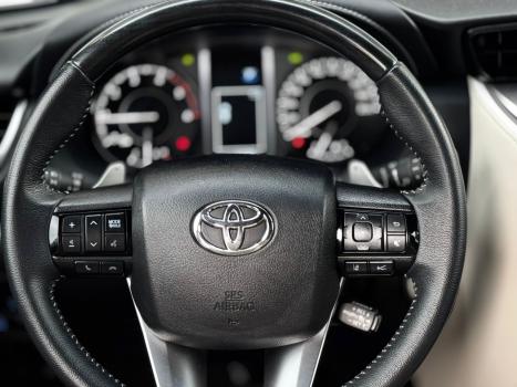 TOYOTA Hilux SW4 2.8 4P 4X4 TURBO DIESEL, Foto 13