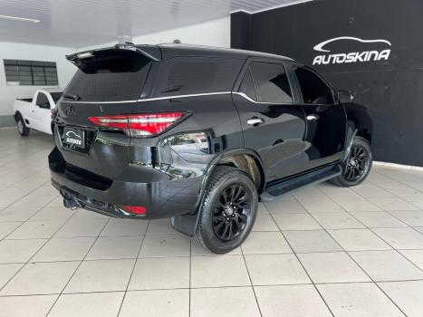 TOYOTA Hilux SW4 2.8 16V 4P SRX 4X4 7 LUGARES TURBO DIESEL AUTOM�TICO, Foto 4