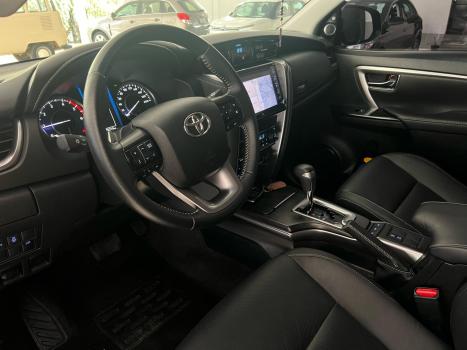 TOYOTA Hilux SW4 2.8 16V 4P SRX 4X4 7 LUGARES TURBO DIESEL AUTOM�TICO, Foto 9