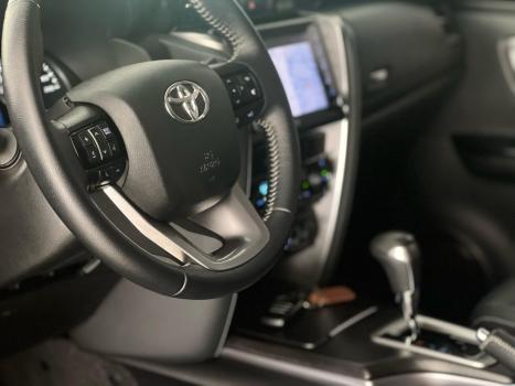 TOYOTA Hilux SW4 2.8 16V 4P SRX 4X4 7 LUGARES TURBO DIESEL AUTOM�TICO, Foto 13