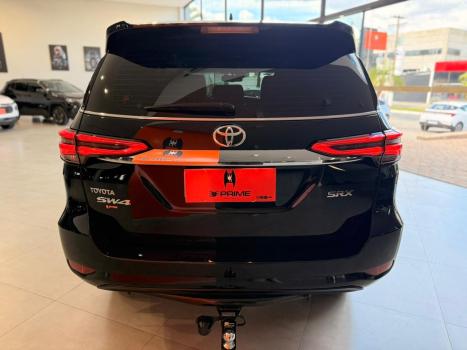 TOYOTA Hilux SW4 2.8 16V 4P SRX 4X4 7 LUGARES TURBO DIESEL AUTOM�TICO, Foto 8