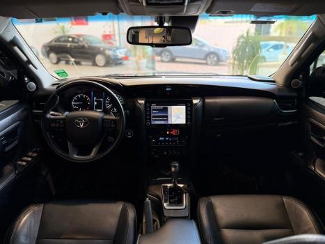 TOYOTA Hilux SW4 2.8 16V 4P SRX 4X4 7 LUGARES TURBO DIESEL AUTOM�TICO, Foto 19