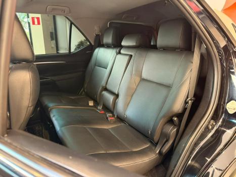 TOYOTA Hilux SW4 2.8 16V 4P SRX 4X4 7 LUGARES TURBO DIESEL AUTOM�TICO, Foto 20
