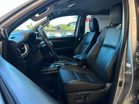 TOYOTA Hilux SW4 2.8 16V 4P SRX 4X4 7 LUGARES TURBO DIESEL AUTOM�TICO, Foto 8