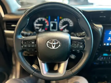 TOYOTA Hilux SW4 2.8 16V 4P SRX 4X4 7 LUGARES TURBO DIESEL AUTOM�TICO, Foto 13