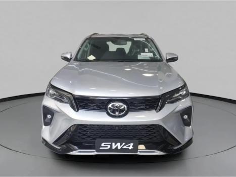 TOYOTA Hilux SW4 2.8 16V 4P SRX PLATINUM 4X4 7 LUGARES TURBO DIESEL AUTOM�TICO, Foto 2