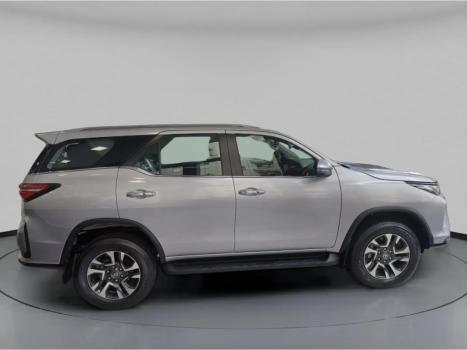 TOYOTA Hilux SW4 2.8 16V 4P SRX PLATINUM 4X4 7 LUGARES TURBO DIESEL AUTOM�TICO, Foto 3