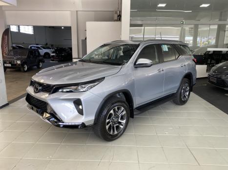 TOYOTA Hilux SW4 2.8 16V 4P SRX PLATINUM 4X4 7 LUGARES TURBO DIESEL AUTOM�TICO, Foto 1