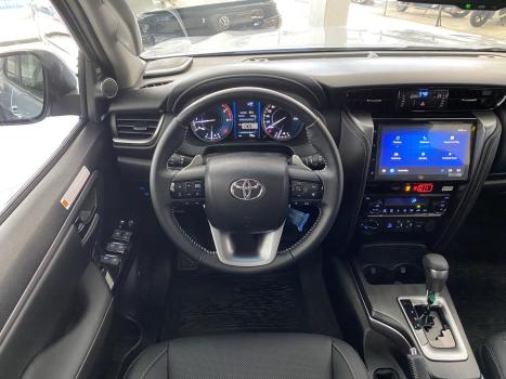 TOYOTA Hilux SW4 2.8 16V 4P SRX PLATINUM 4X4 7 LUGARES TURBO DIESEL AUTOM�TICO, Foto 16