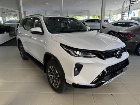 TOYOTA Hilux SW4 2.8 16V 4P SRX PLATINUM 4X4 7 LUGARES TURBO DIESEL AUTOM�TICO, Foto 3