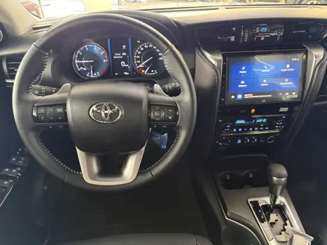 TOYOTA Hilux SW4 2.8 16V 4P SRX PLATINUM 4X4 7 LUGARES TURBO DIESEL AUTOM�TICO, Foto 9