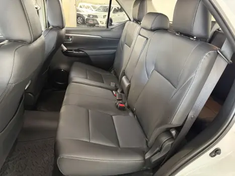 TOYOTA Hilux SW4 2.8 16V 4P SRX PLATINUM 4X4 7 LUGARES TURBO DIESEL AUTOM�TICO, Foto 15