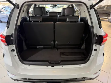 TOYOTA Hilux SW4 2.8 16V 4P SRX PLATINUM 4X4 7 LUGARES TURBO DIESEL AUTOM�TICO, Foto 18