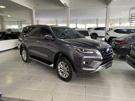TOYOTA Hilux SW4 2.8 16V 4P SRX 4X4 7 LUGARES TURBO DIESEL AUTOM�TICO, Foto 3