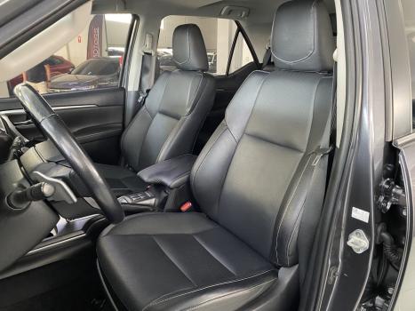 TOYOTA Hilux SW4 2.8 16V 4P SRX 4X4 7 LUGARES TURBO DIESEL AUTOM�TICO, Foto 10