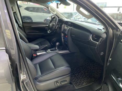 TOYOTA Hilux SW4 2.8 16V 4P SRX 4X4 7 LUGARES TURBO DIESEL AUTOM�TICO, Foto 15