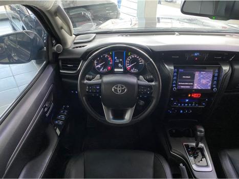 TOYOTA Hilux SW4 2.8 16V 4P SRX 4X4 7 LUGARES TURBO DIESEL AUTOM�TICO, Foto 16