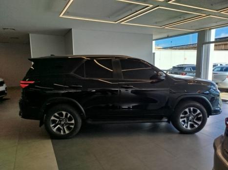 TOYOTA Hilux SW4 2.8 4P SRX 4X4 TURBO DIESEL AUTOM�TICO, Foto 5