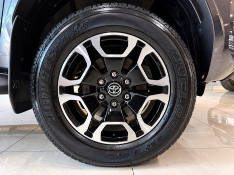 TOYOTA Hilux SW4 2.8 4P SRX 4X4 TURBO DIESEL AUTOMÁTICO, Foto 15