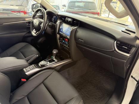 TOYOTA Hilux SW4 2.8 16V 4P SRX PLATINUM 4X4 7 LUGARES TURBO DIESEL AUTOMÁTICO, Foto 16