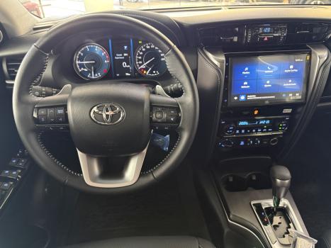 TOYOTA Hilux SW4 2.8 16V 4P SRX PLATINUM 4X4 7 LUGARES TURBO DIESEL AUTOMÁTICO, Foto 9
