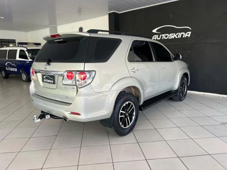 TOYOTA Hilux SW4 3.0 16V 4P SRV 4X4 TURBO DIESEL AUTOM�TICO, Foto 4