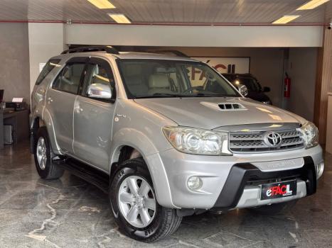TOYOTA Hilux SW4 3.0 16V 4P SRV 4X4 7 LUGARES TURBO DIESEL AUTOM�TICO, Foto 1