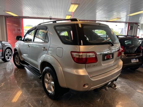 TOYOTA Hilux SW4 3.0 16V 4P SRV 4X4 7 LUGARES TURBO DIESEL AUTOM�TICO, Foto 3