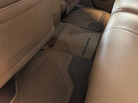 TOYOTA Hilux SW4 3.0 16V 4P SRV 4X4 7 LUGARES TURBO DIESEL AUTOM�TICO, Foto 14