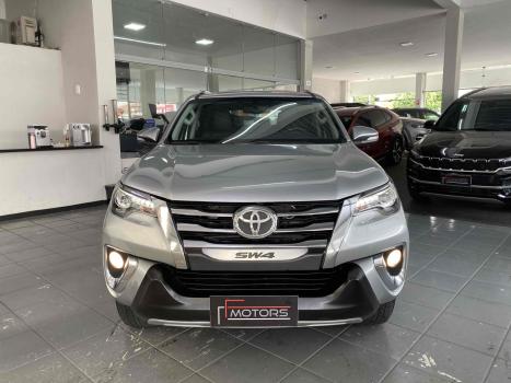 TOYOTA Hilux SW4 , Foto 2 TOYOTA Hilux SW4 , Foto 2