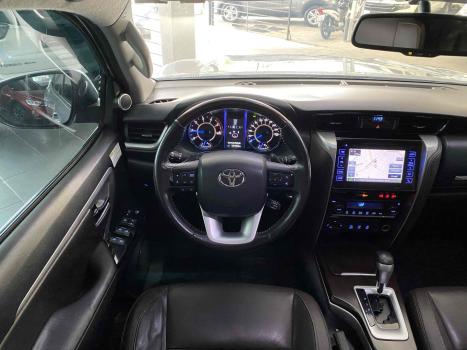 TOYOTA Hilux SW4 , Foto 16 TOYOTA Hilux SW4 , Foto 16