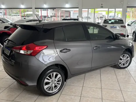 TOYOTA Yaris Hatch 1.5 16V 4P FLEX XL PLUS CONNECT MULTIDRIVE AUTOMTICO CVT, Foto 4